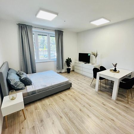 באנסקה ביסטריצה Apartment Riviera Centrum, Private Parking And Smart Check In מראה חיצוני תמונה