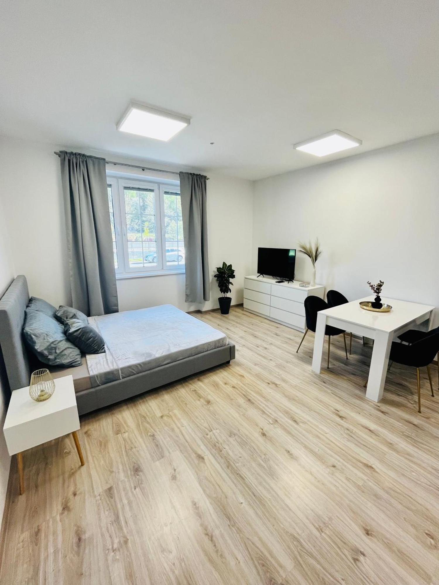 באנסקה ביסטריצה Apartment Riviera Centrum, Private Parking And Smart Check In מראה חיצוני תמונה